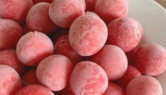 Frozen tomatoes
